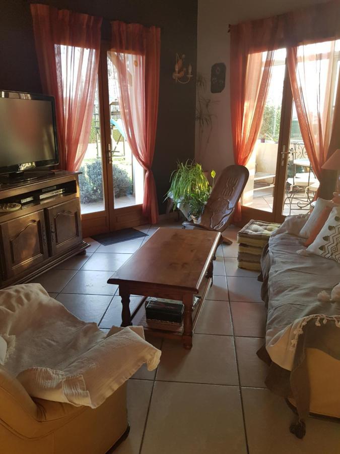 Grande Maison Familiale Serres-Gaston Екстер'єр фото